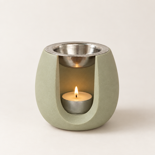 Queimador de wax melts Dune em Raysin Verde Oliva Claro com vela de réchaud acesa