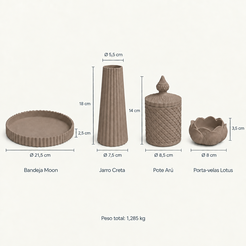 Medidas do conjunto Moon Castanho Sombra Tostado: Bandeja Moon Ø 21,5 cm, Jarro Creta 18 cm, Pote Arú 14 cm, Porta-velas Lotus Ø 8 cm